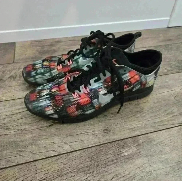 Nike Multicolor Women's Sneakers - Picture 1 of 14